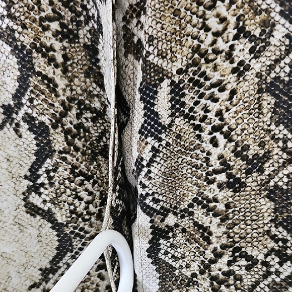 Mango Women's Animal Patterned Button-up Shirt Size 8 - Picture 3 of 5